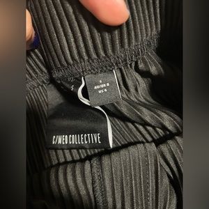 C/MEO Collective stretchy waist dress pants with belt loops